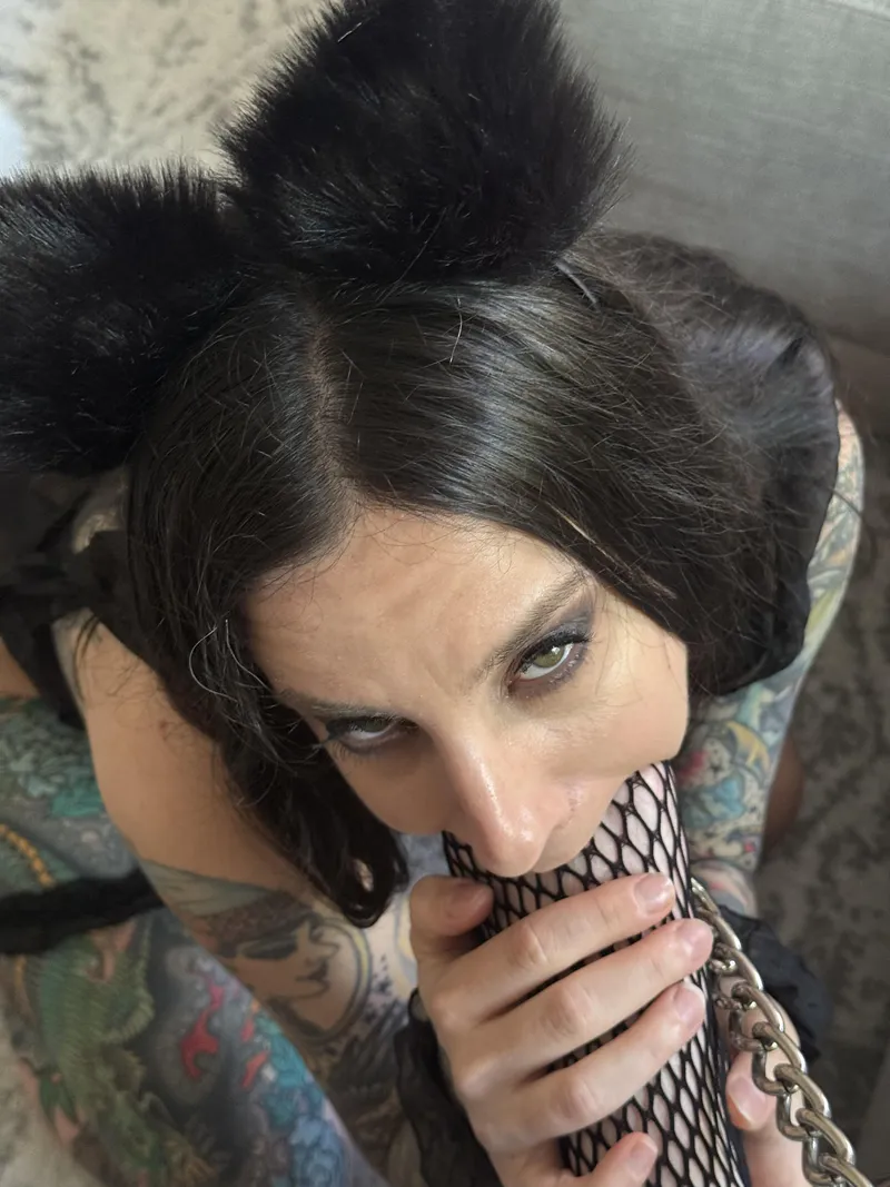 Thumbnail Exploring the World of Gagging: A Fetish Discussion by ellixraven