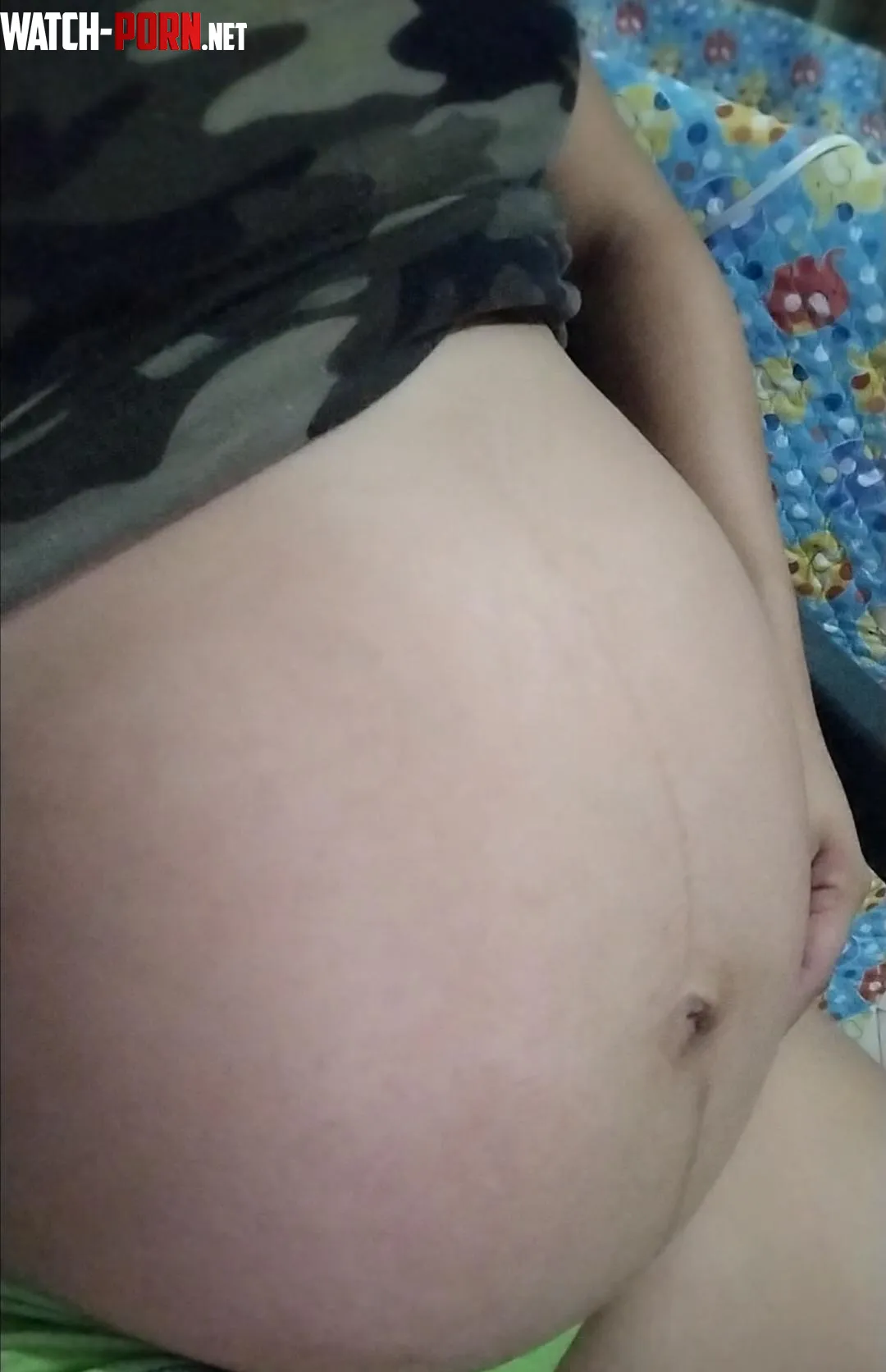 A little oil and rub my pregnant belly by akmv1312
