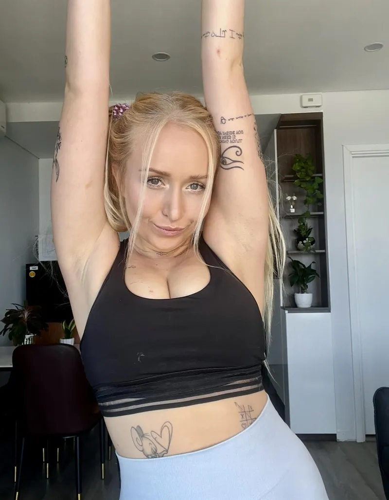 Thumbnail Arousing Armpit Appeal: LexiLovesBackDoor's Tease