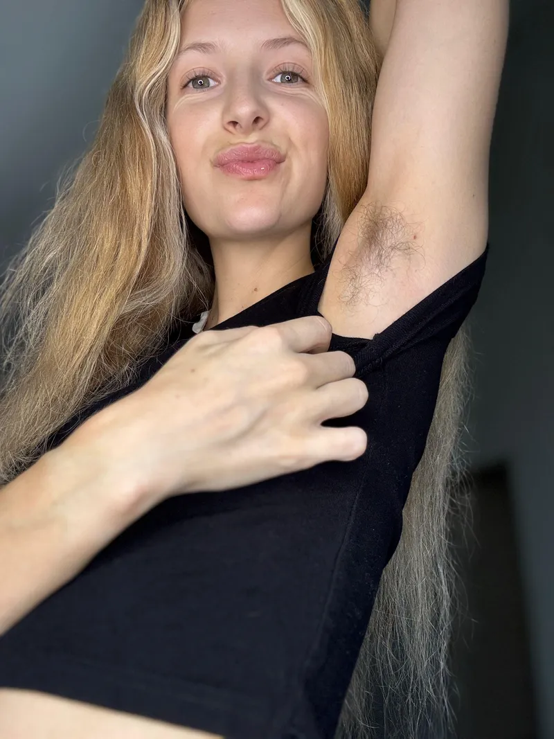 Thumbnail Dare to Go Bare: Lulusdreamz's Naturally Hairy Armpits Showcase