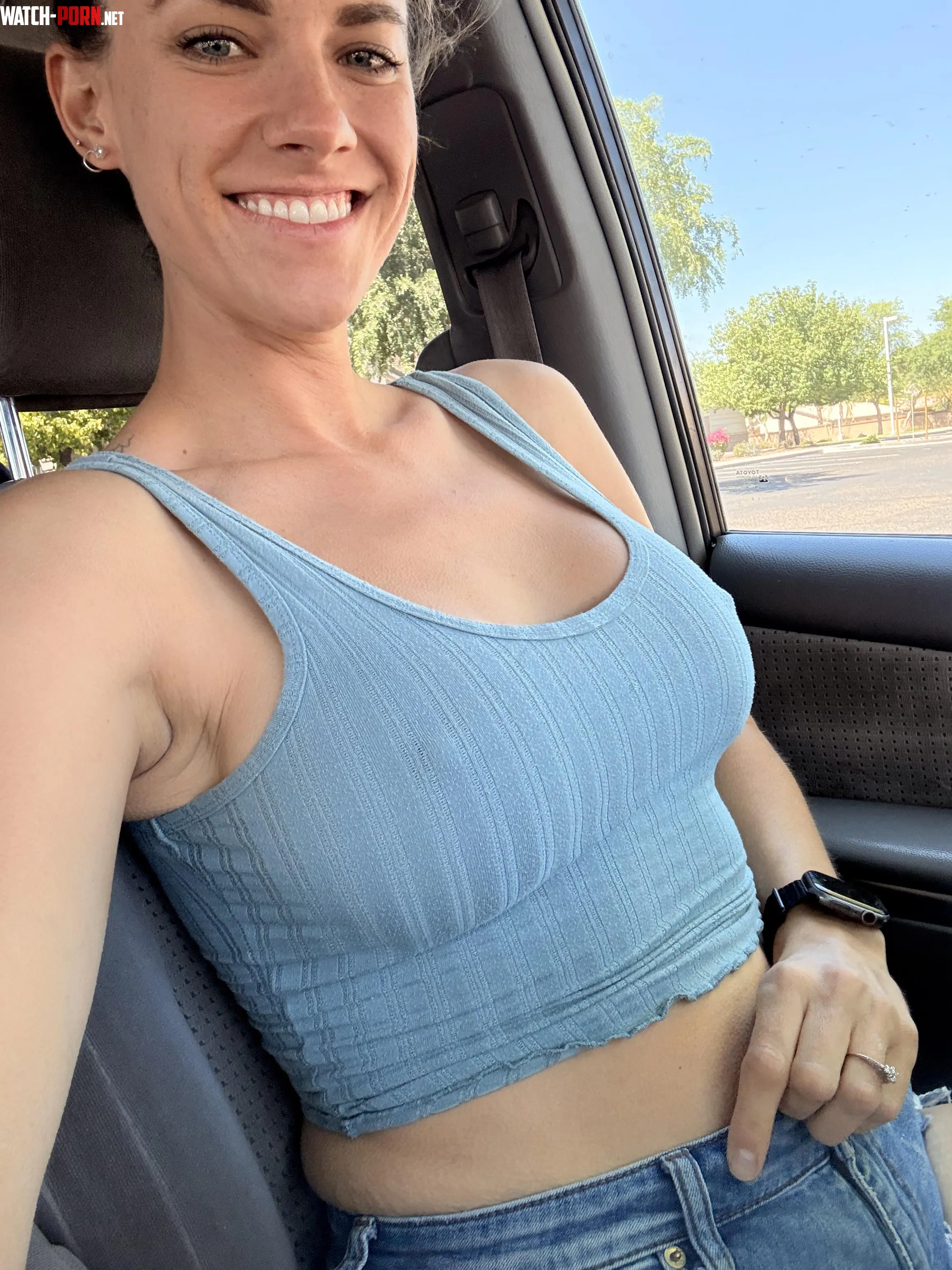 Blasting the a/c today it’s 90 ° by siennajuneofficial