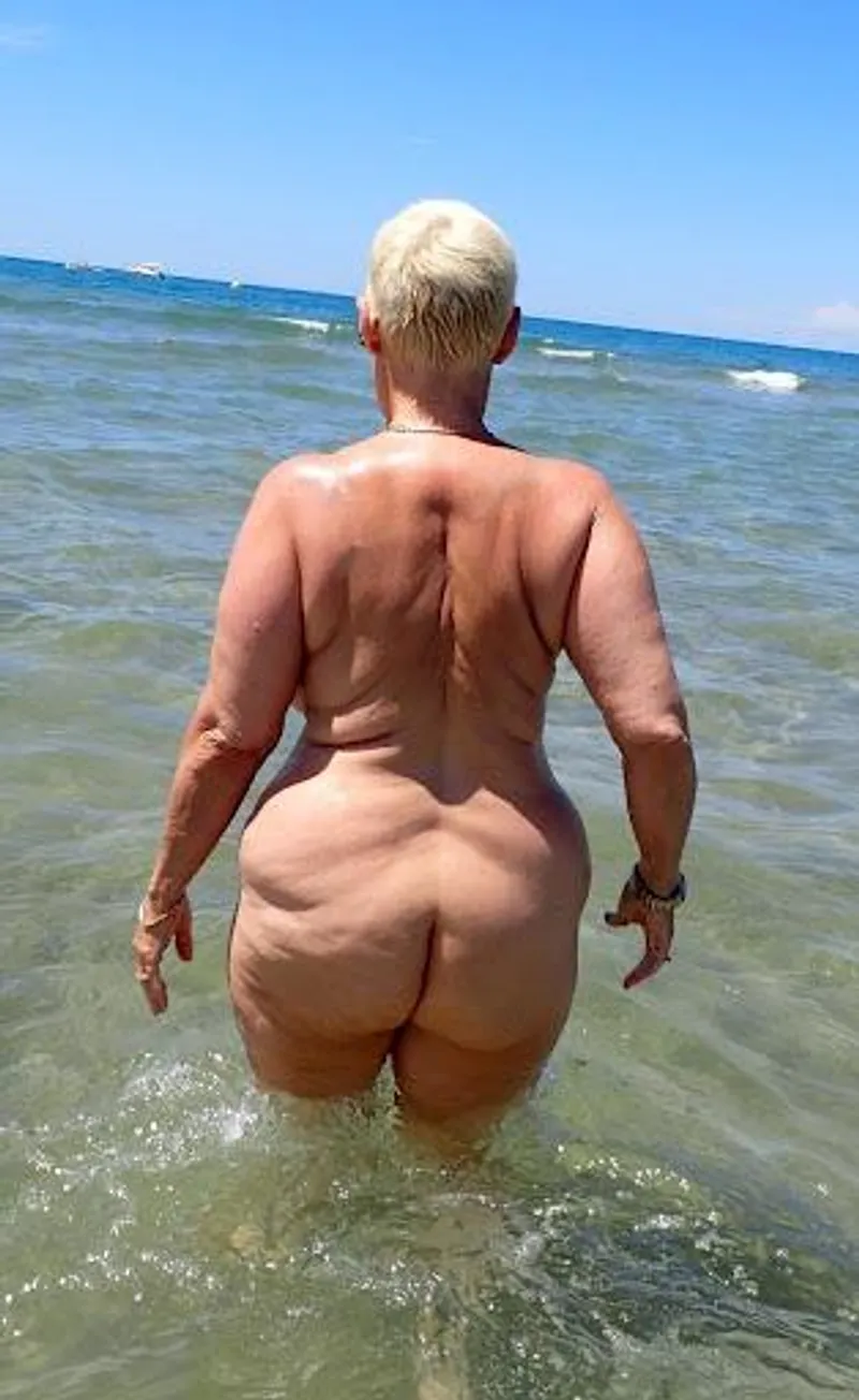 Thumbnail Enthralled by Beautiful Big Booty Display | Green-Salary9555 BBWnudists