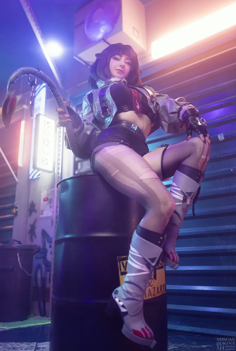 Thumbnail Mikomi Hokina Cosplay as Jane Doe [Zenless Zone Zero] by gabanviii