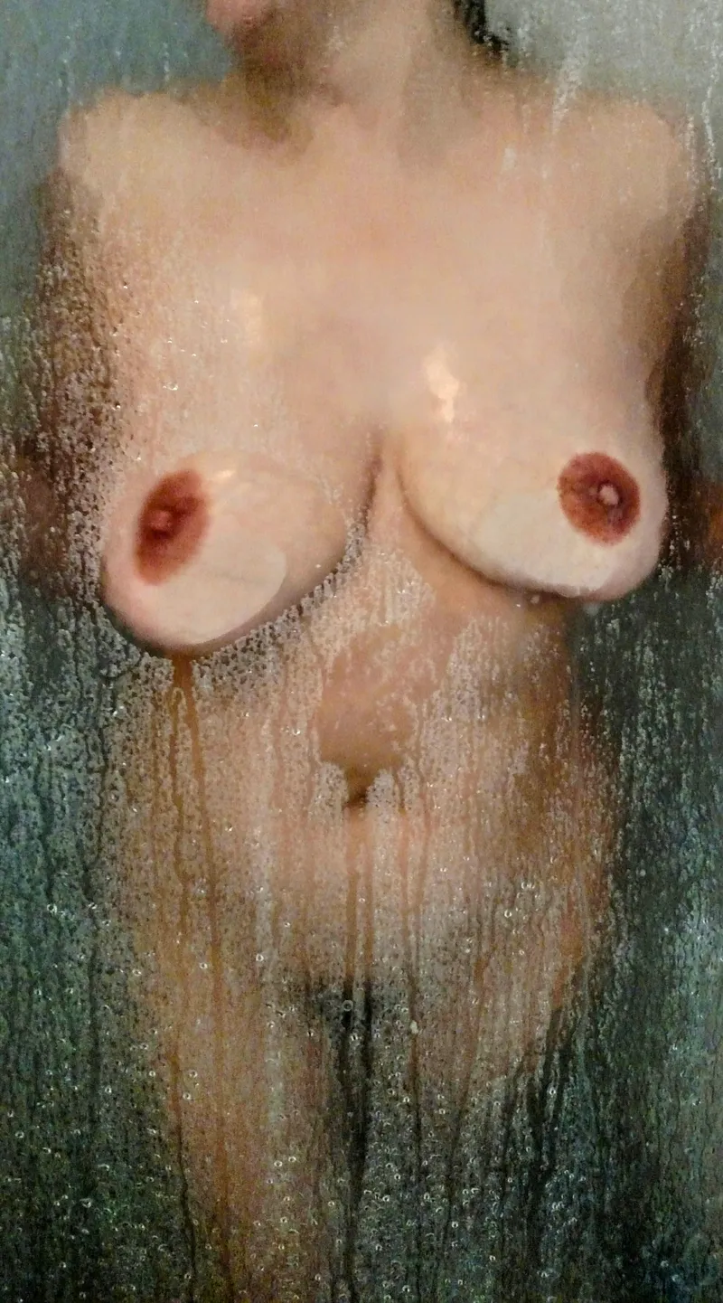 Thumbnail Jedivette's Refreshing Shower Time