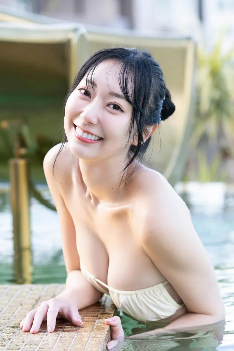 Thumbnail Yuyu's Quirky Gravure Essence Revealed
