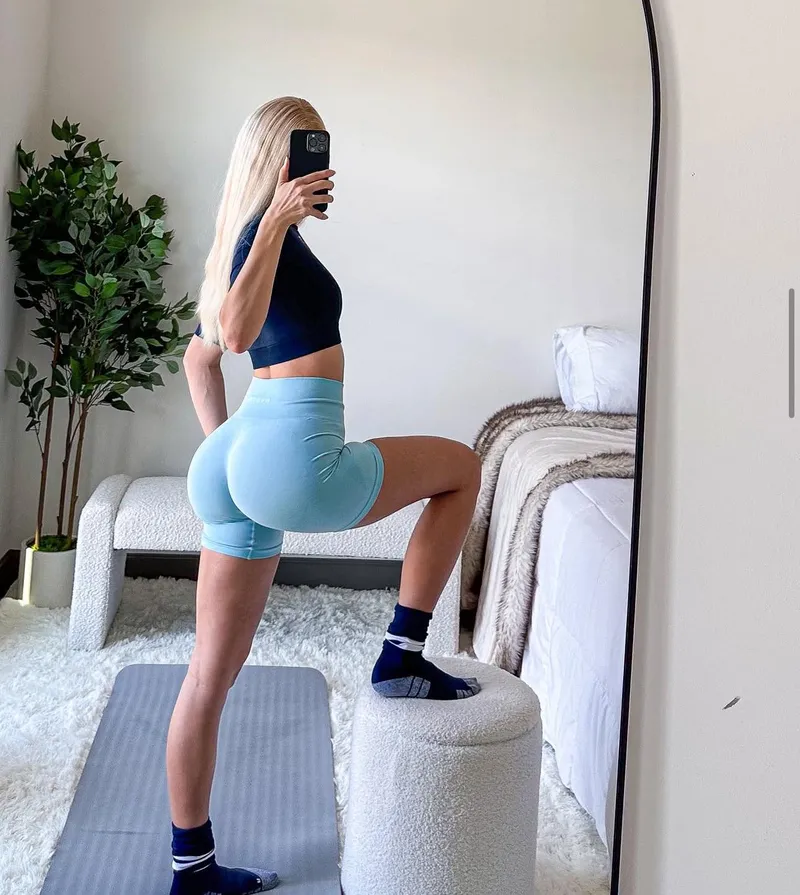 Thumbnail isabelleinswe: Skulle Du Böja Dig Över Den Här Lilla Tonåringen - SweNsfw by isabelleinswe