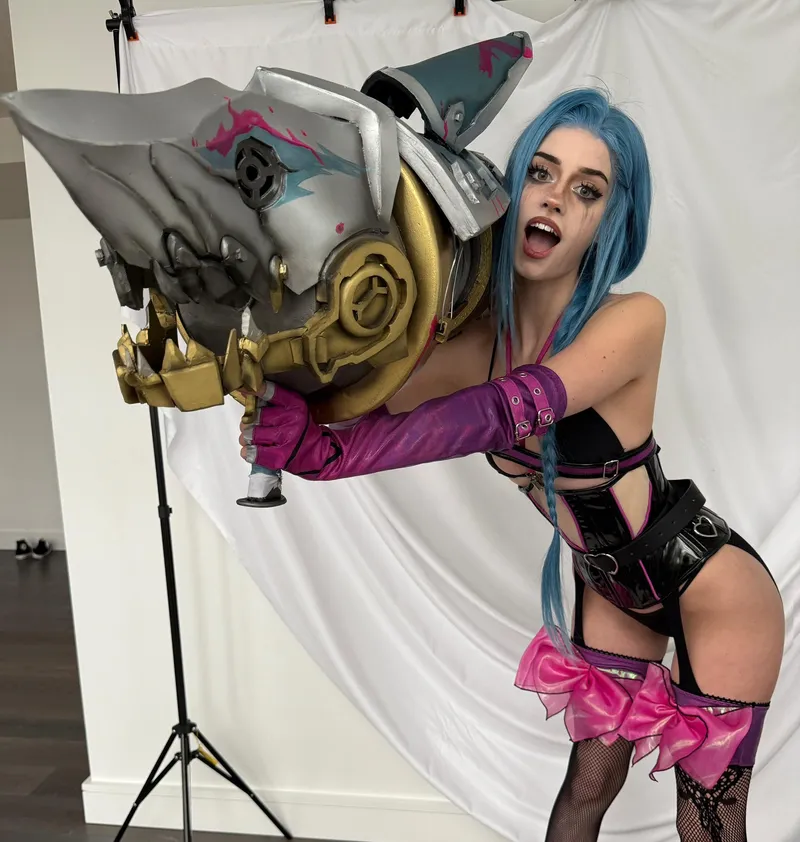 Thumbnail Jinx Unleashed: Soogsx's NSFWCostumes Sensation