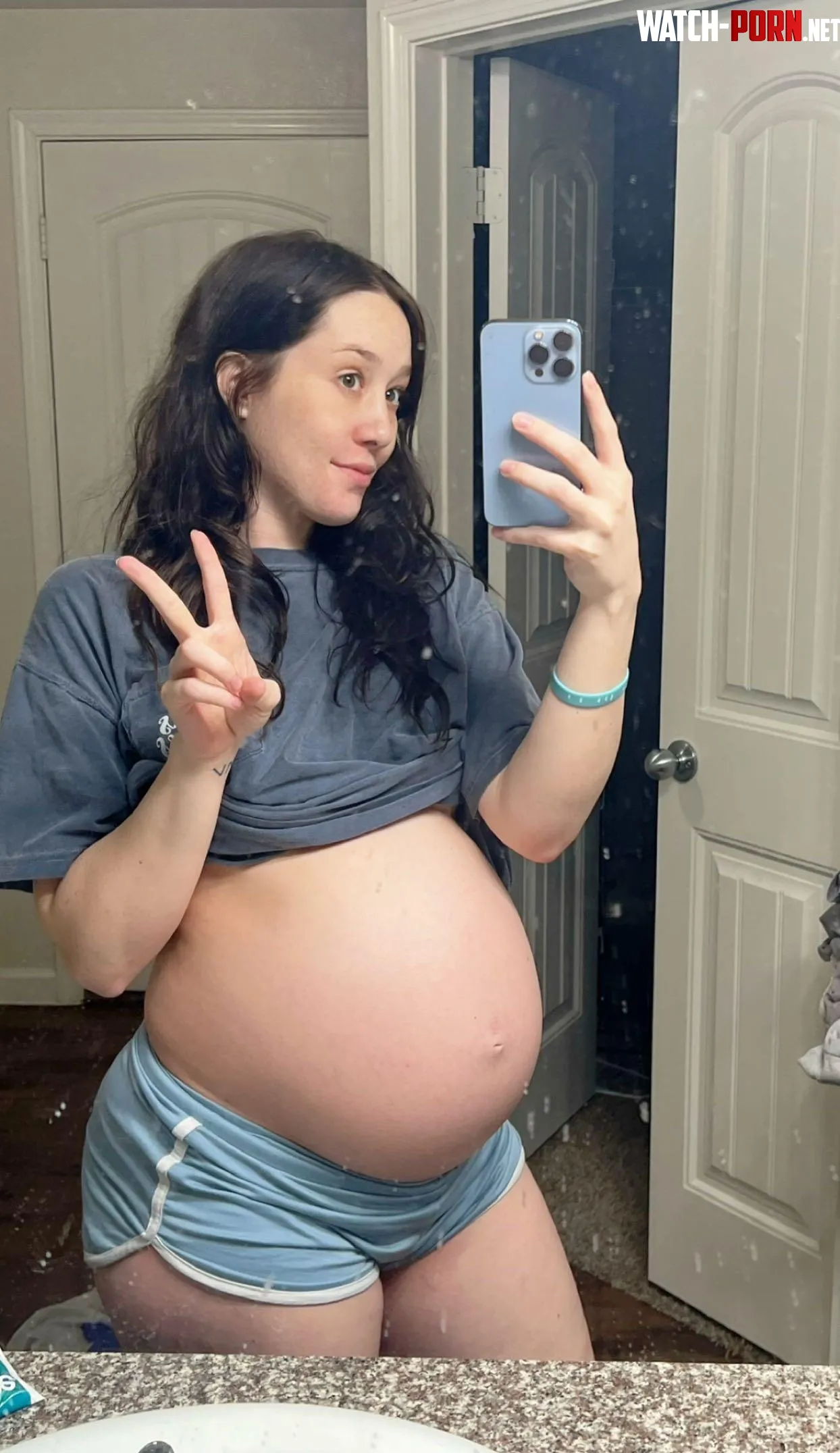 Need some friends while pregnant by uncutliz