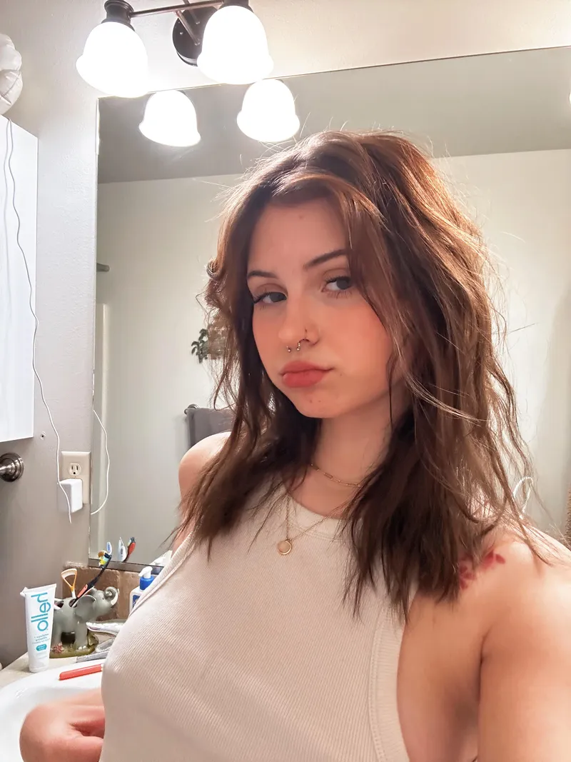 Thumbnail alaynababychip Showcases Instagram Hottie Vibes