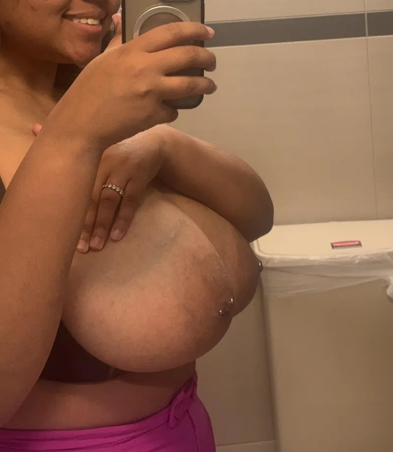 Thumbnail Sensual Encounters: Big, Brown, and Round | tgoddess01