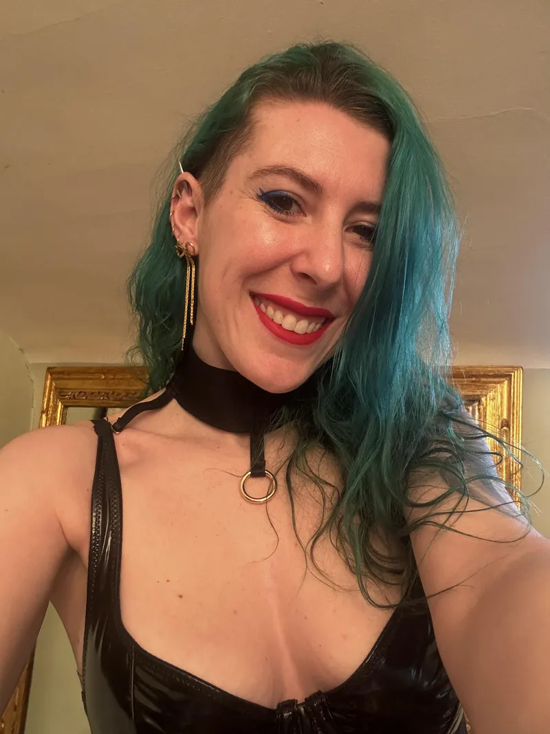 Thumbnail Discover @sirenskiss3 on Instagram | sirenskiss3 Reveals All