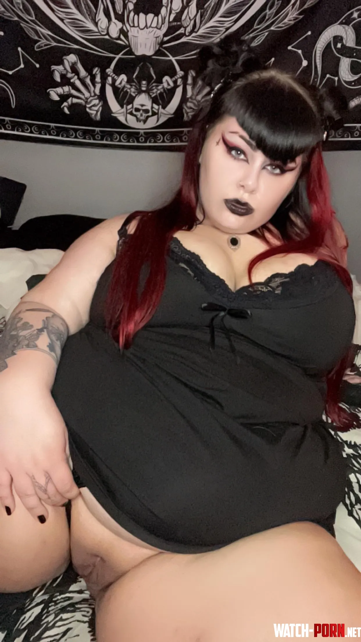 I hope I’m still girlfriend material even tho I post on Reddit by MadxMacabrex