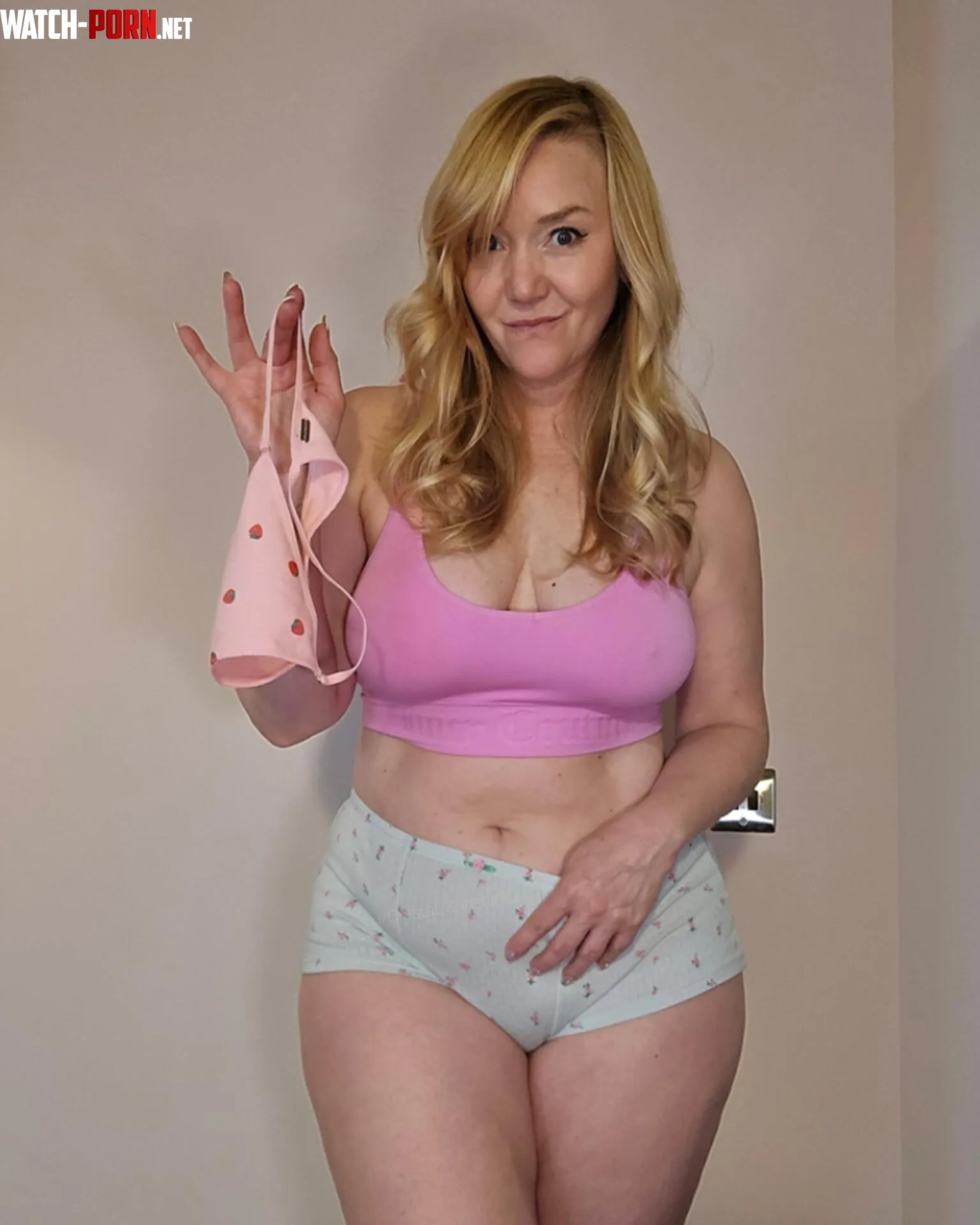 Big or tiny panties? [F51] by Crystal_Sunshine_