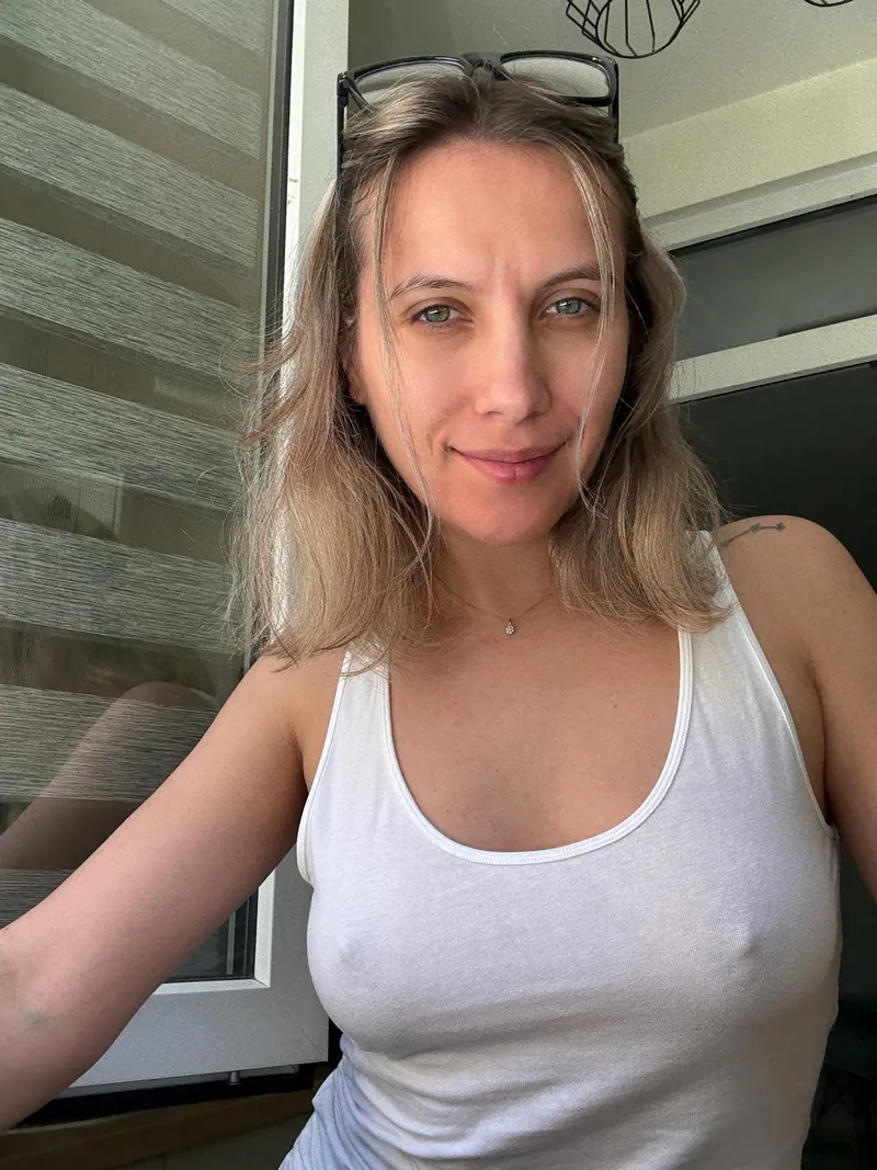 Thumbnail Feeling Liberated: Embracing Braless Freedom | by verove95