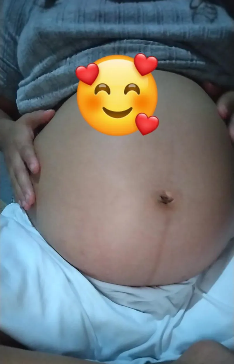 Thumbnail akmv1312 Captures the Beauty of a Pregnant Belly
