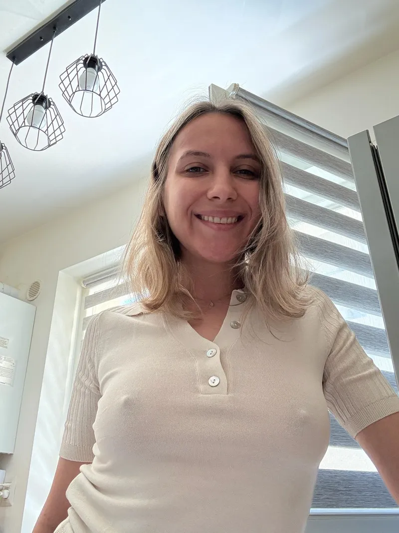 Thumbnail Exploring the Freedom: Journey into Braless Living with verove95