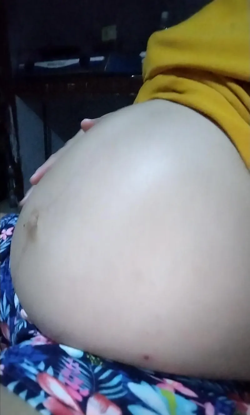 Thumbnail akmv1312 Seeks Affection for Their Pregnant Belly
