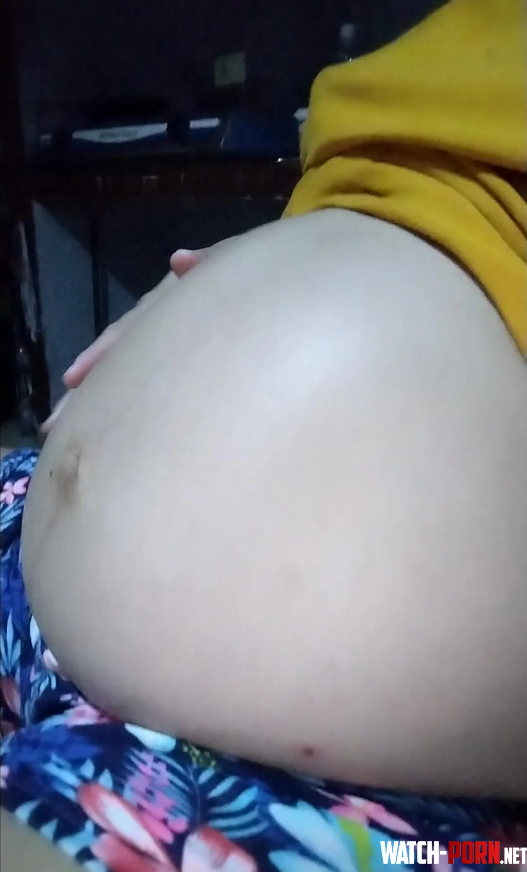 My pregnant belly is lacking affection by akmv1312