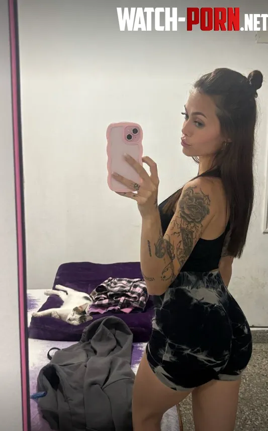 Should i be your new gym goth mommy? by No-Arachnid3834