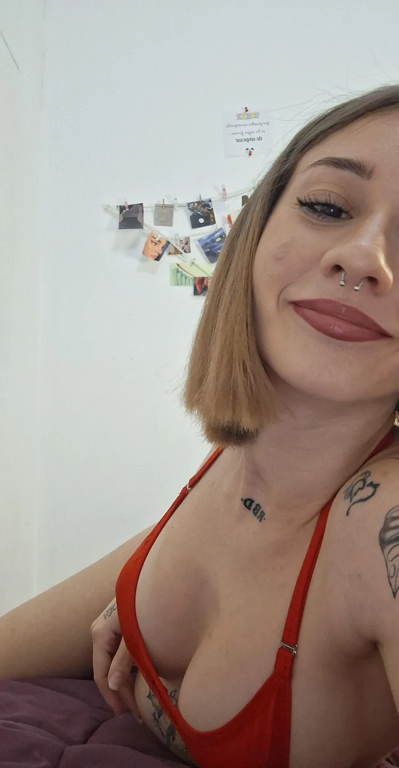 Thumbnail My Titties Are Made to Hold Your Buddy by bbbellaxx | Shorthairchicks Category