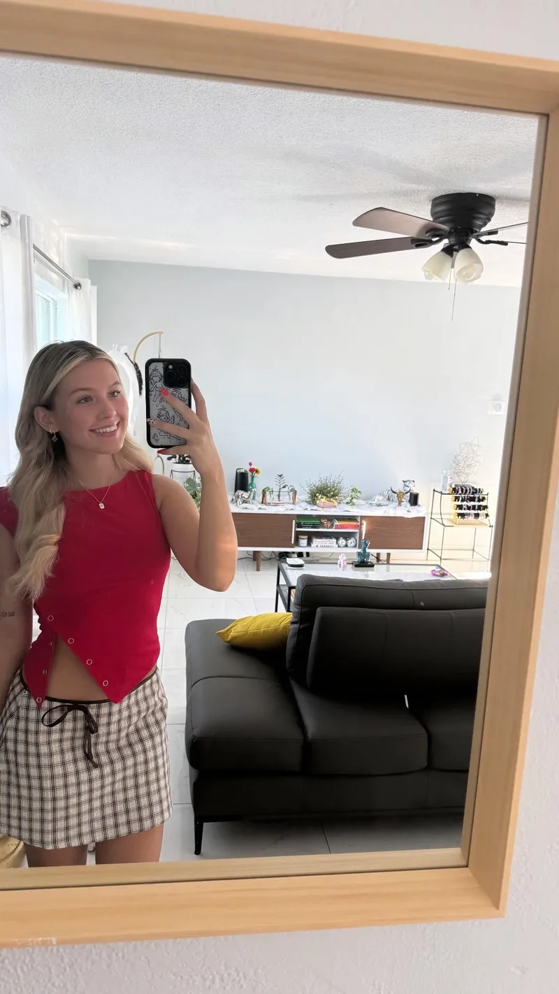 Thumbnail BrandeeKania's Chic Style: Cute Plaid Tight Skirt Inspiration