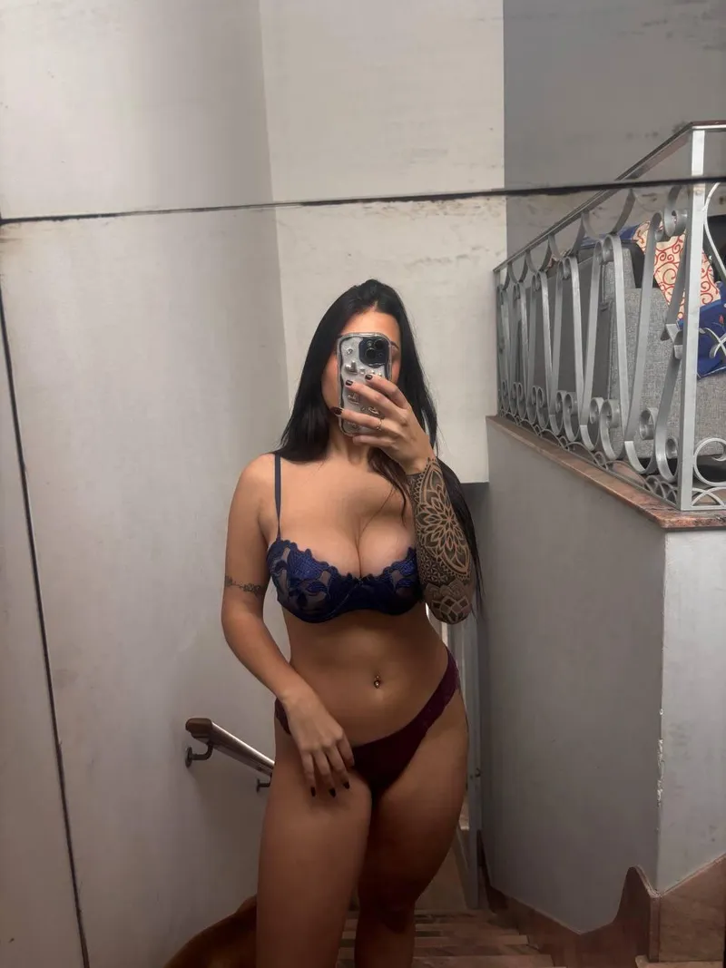 Thumbnail Angela-VIP Ponders Dick Pic Possibility: Gonewild18 Predicament