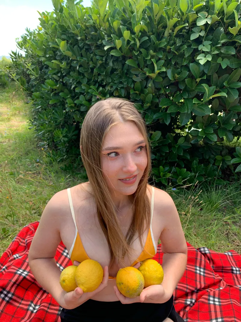 Thumbnail _waymeow_mil’s Lemons Challenge HappyEmbarrassedGirls