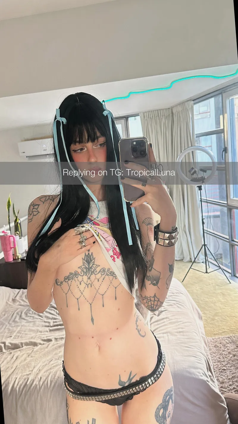 Thumbnail Captivating 19F4M Tease for Your Eyes by LunaBubble2006 | Handbra