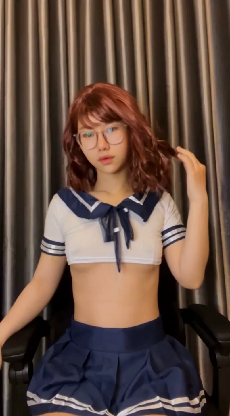 Thumbnail PixelPrincessXOXO's Take on the Perfect Crop Top