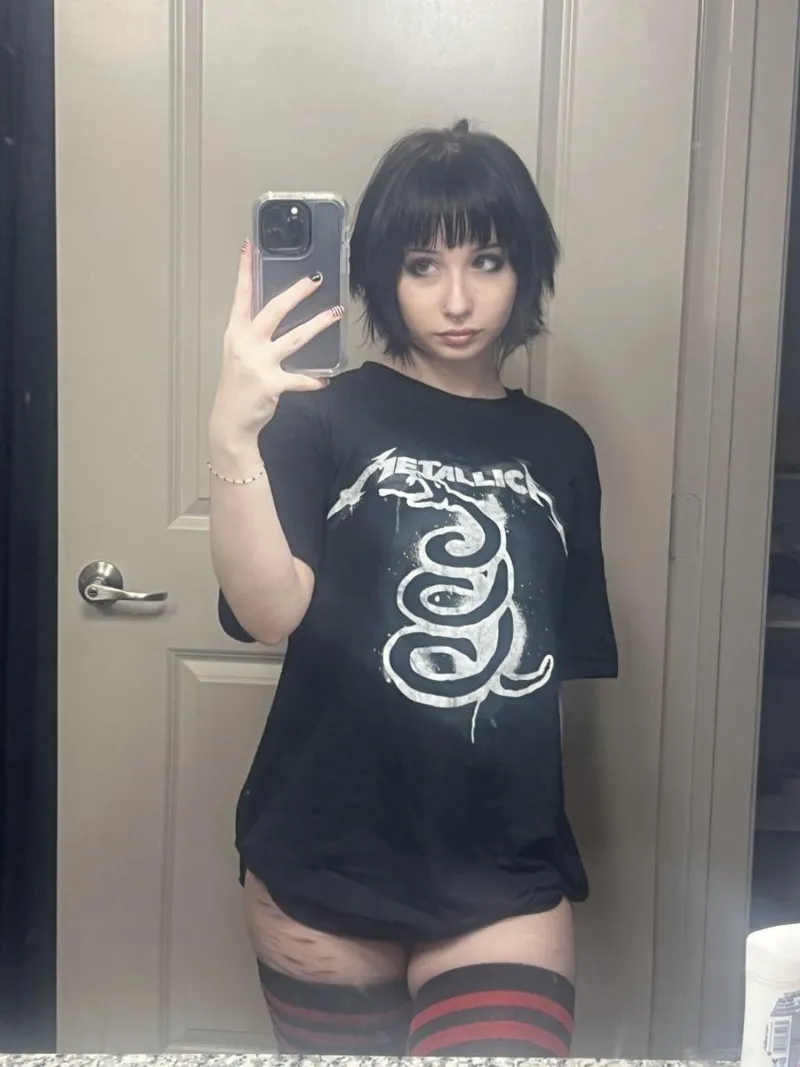 Thumbnail Indulge in Hot Girl Fit Content from DefeatTheL0w in gonewildmetal