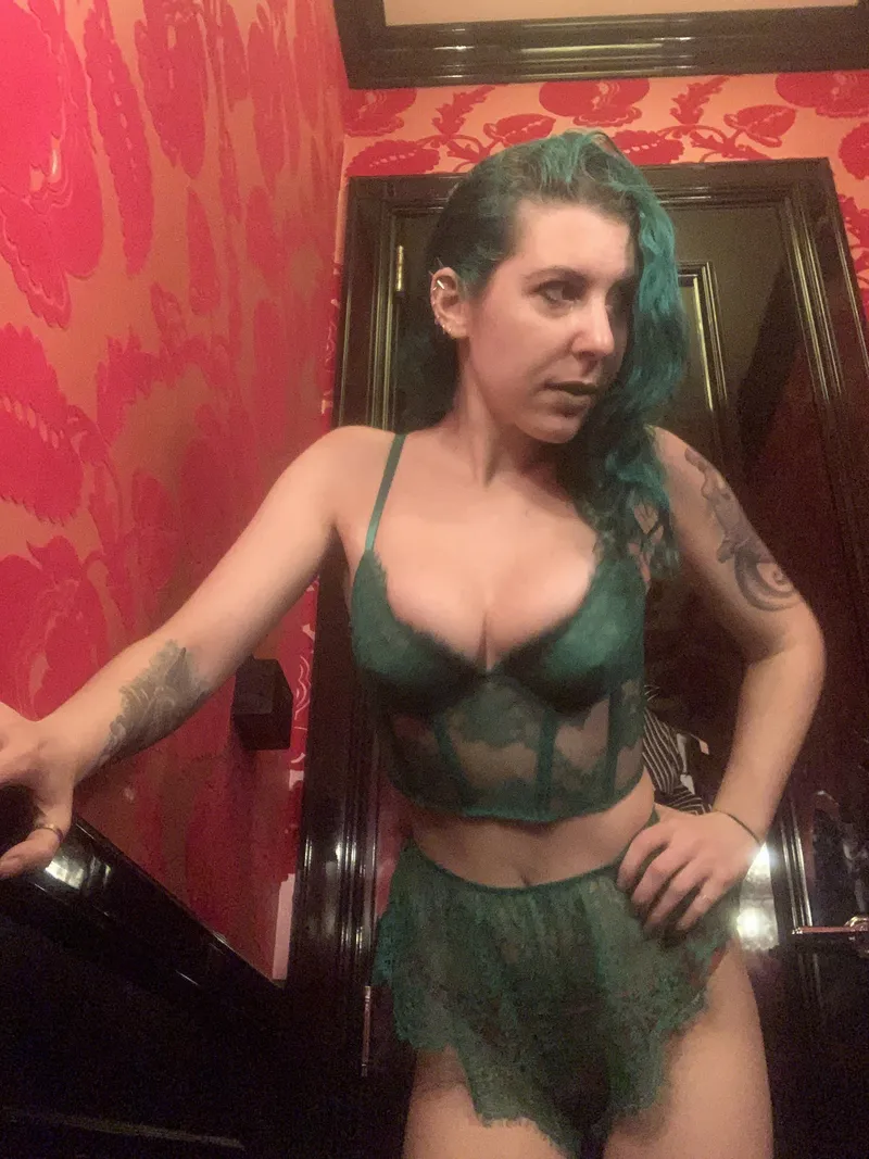 Thumbnail Sirenskiss3: Perfect Shade Updates | InstagramHotties