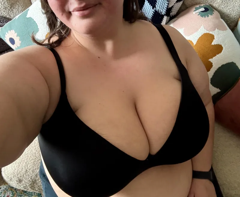 Thumbnail dianadailyxo Flaunts K Cup Beauty in Captivating BBW Content
