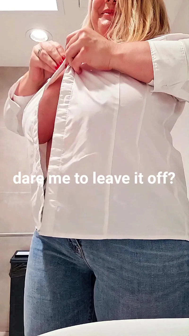 Thumbnail Dare to Peek: shameless_lunchlady's Downblouse Challenge