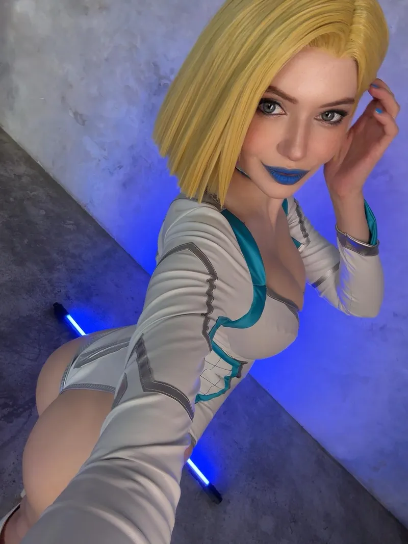 Thumbnail Alina Becker Cosplays Emma Frost with Marvel Rivals