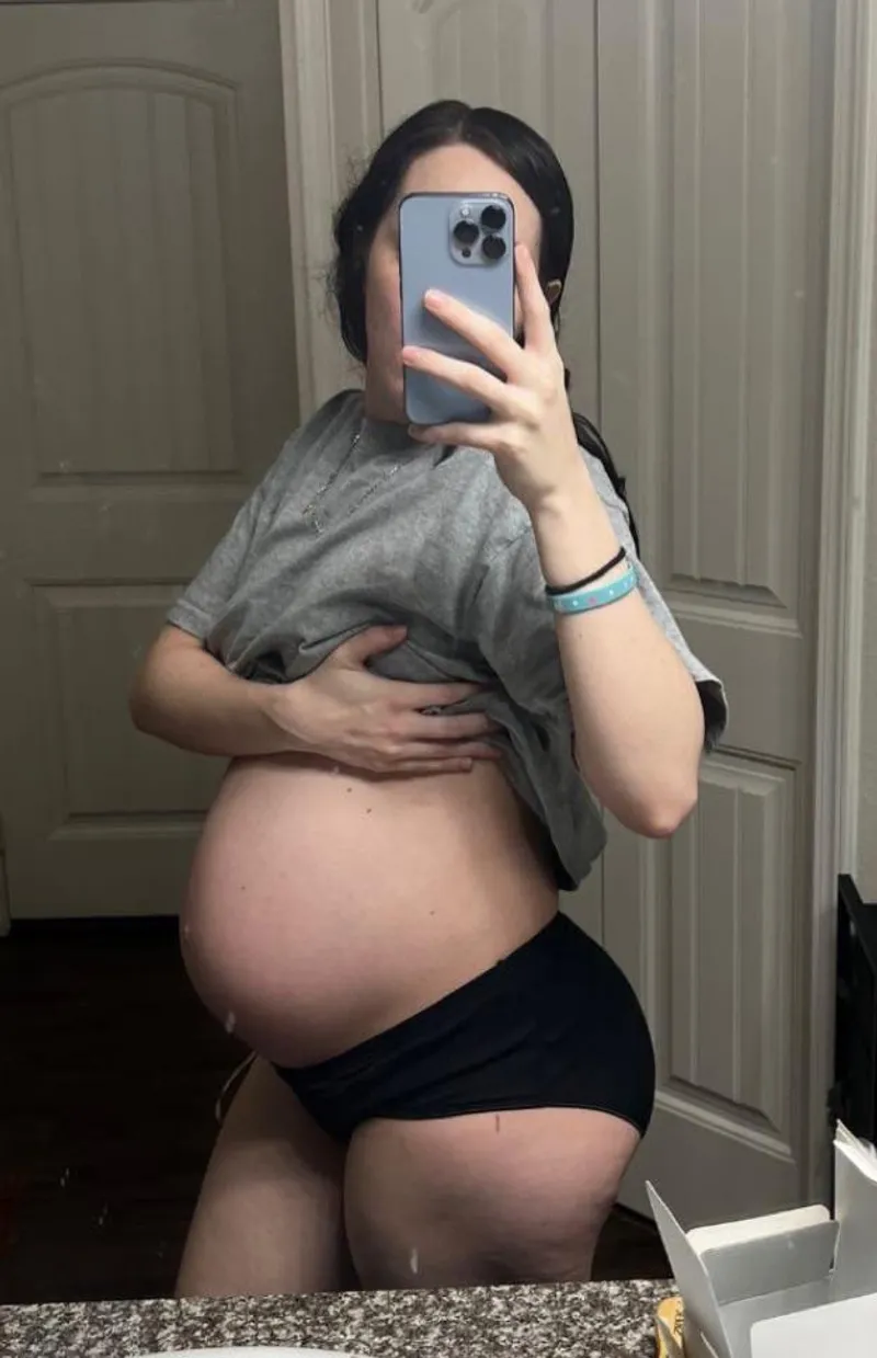 Thumbnail First Pregnancy Chronicles by uncutliz in PregnantPetite