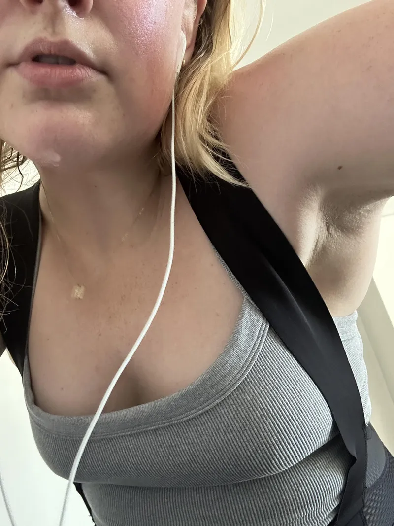 Thumbnail Lycra_Angel_'s Drip Drop Sensation: 'I'm on Top' in Steamy Photos