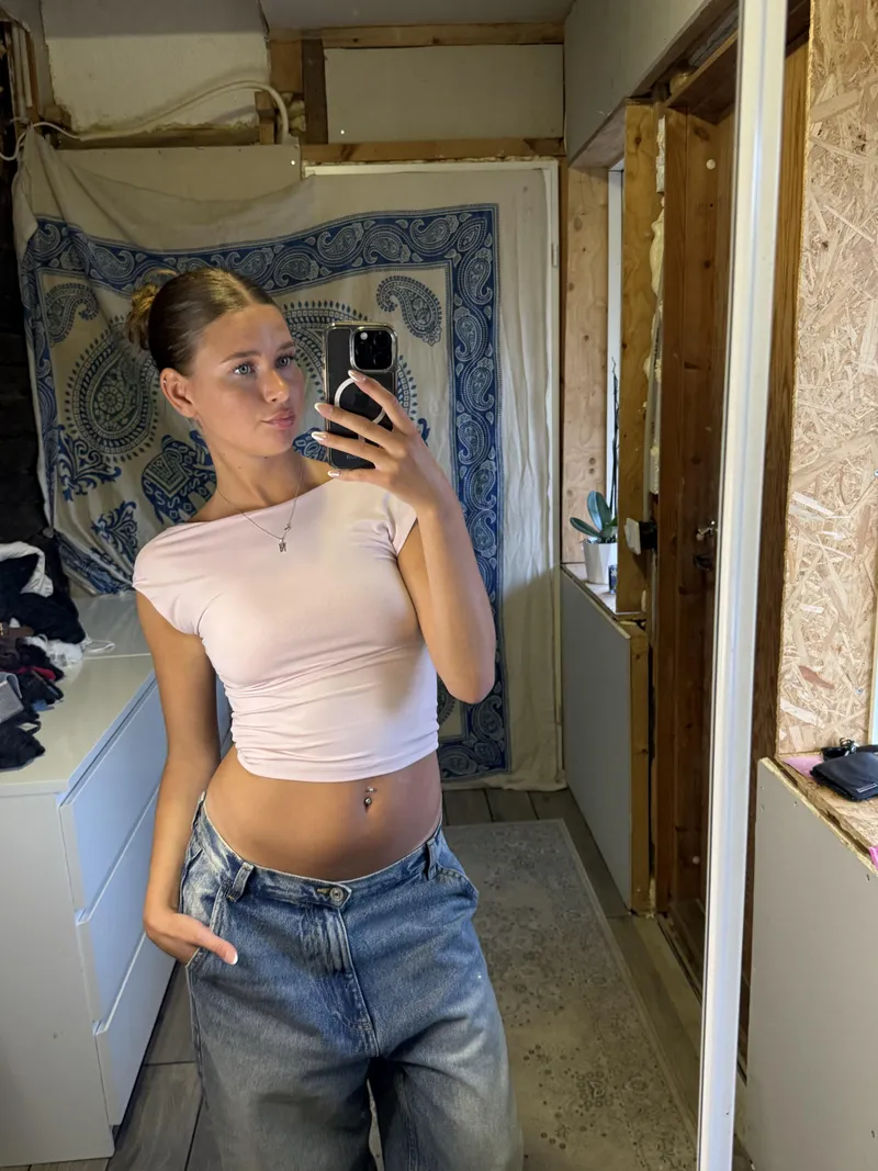 Thumbnail Does a crop top suit me or is my belly too pronounced? by collapsed-dreams | Croptopgirls