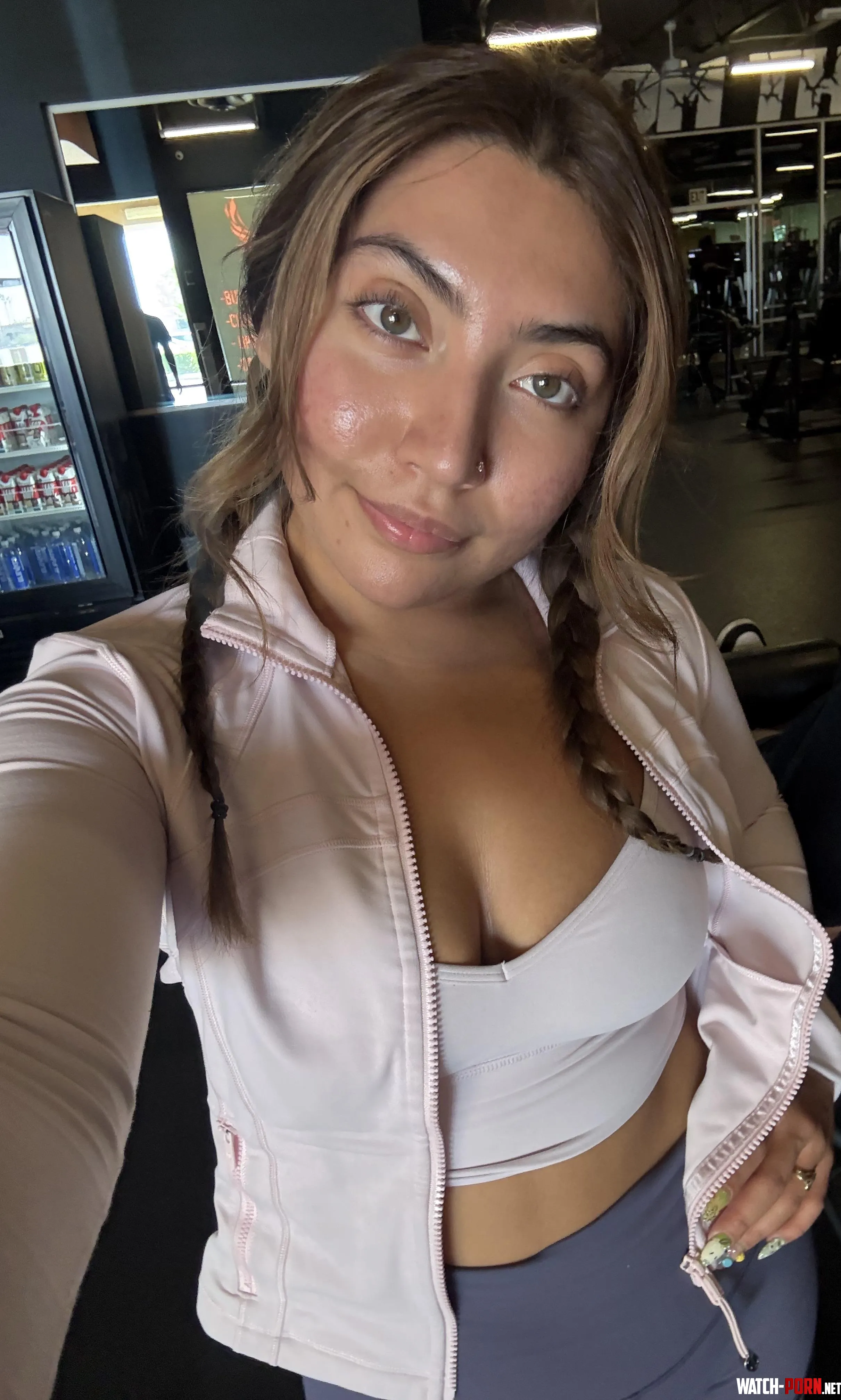 My cute top at the gym by 420lexisexi