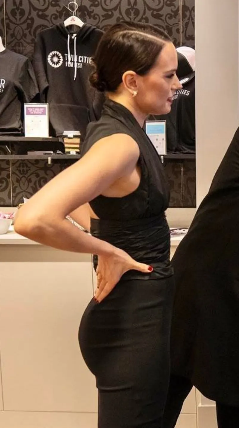 Thumbnail Daisy Ridley: A Closer Look at Celebrity Elegance by Spheeenktor