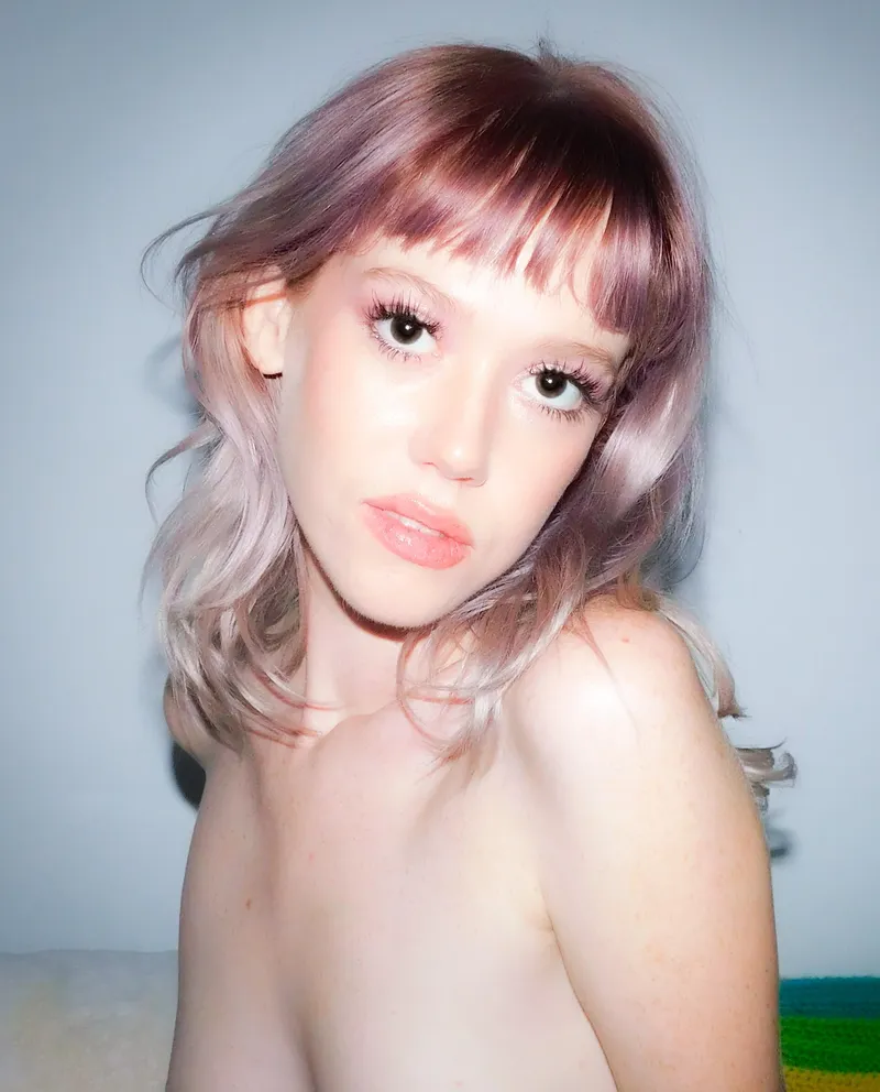 Thumbnail AngeloPizza Tries Out a New Color Trend | GirlswithNeonHair