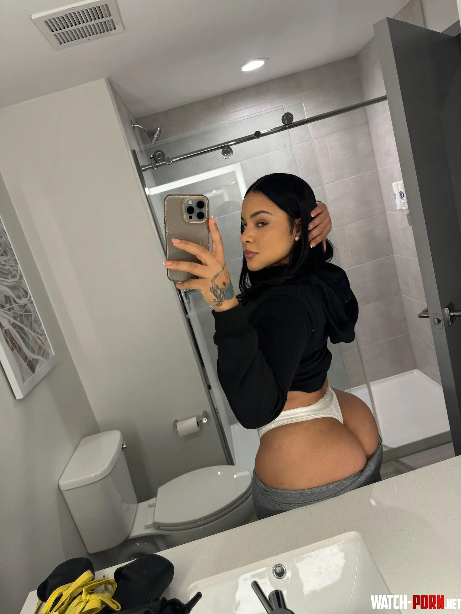 So thick i cant fit my whole ass in my pants by MoonlightRosezxc