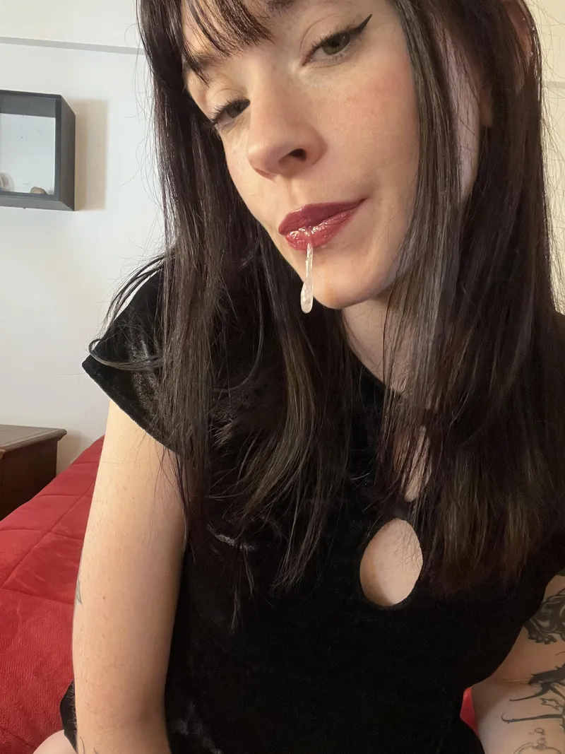 Thumbnail Fresh Sensations Offered by SorayaGia | Dive into spitfetish Intrigues