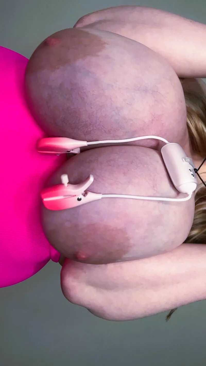 Thumbnail GIGANTIC Boobies Lover Confessions - The_32M_Queen's Intimate Reflection
