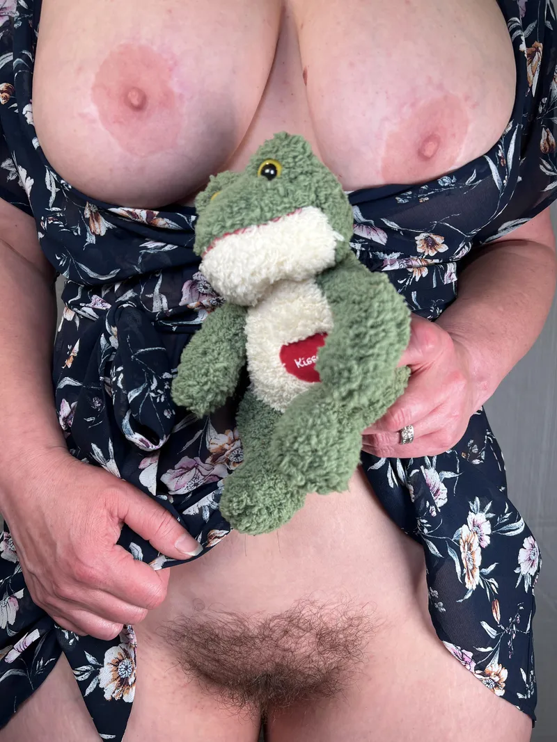 Thumbnail TheMartiniMILF69's Love for Frogs - A Unique Passion Revealed