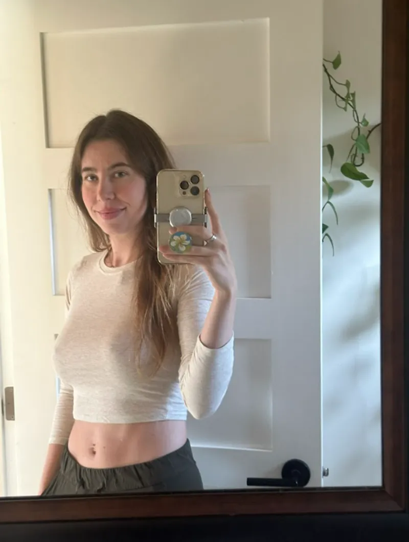Thumbnail Braless Confession: Running Errands with Confidence