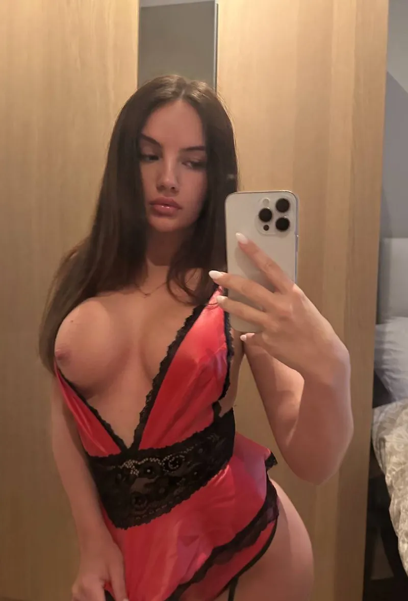 Thumbnail Dinfavvoslut's Body Evaluation: Seeking Opinions on Physical Form