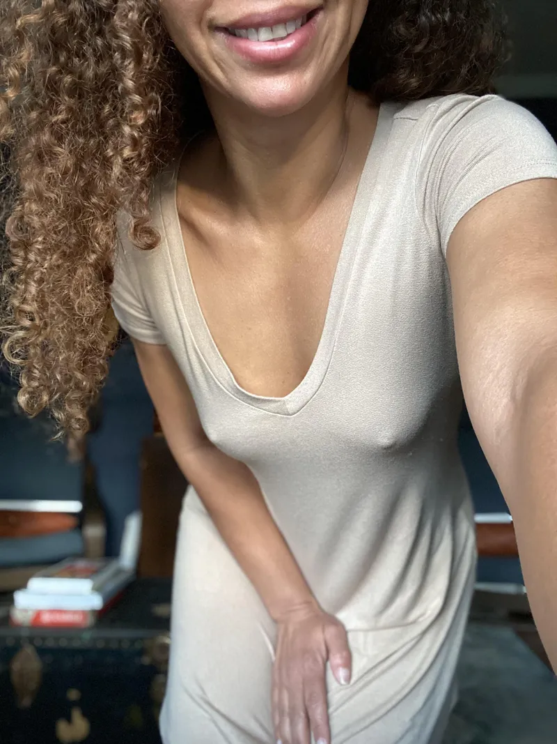 Thumbnail Happy Friday Style: Casual Dress, Effortlessly Braless