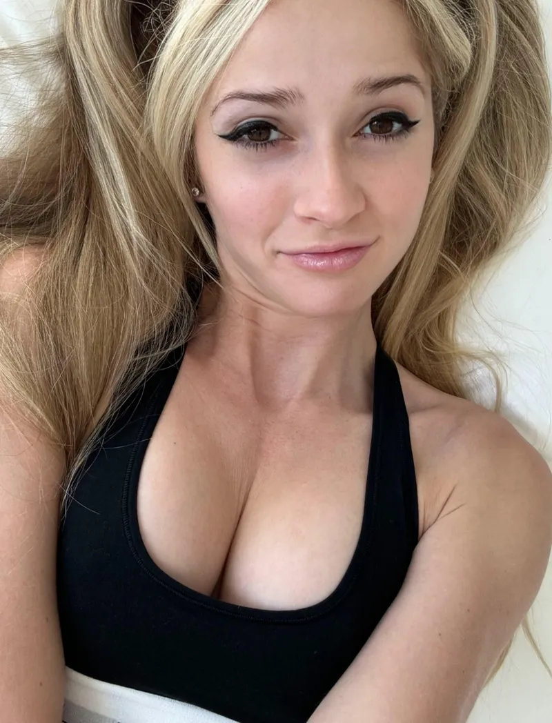 Thumbnail Revealing the Only Cleavage I Have to Offer | rileyrae_official