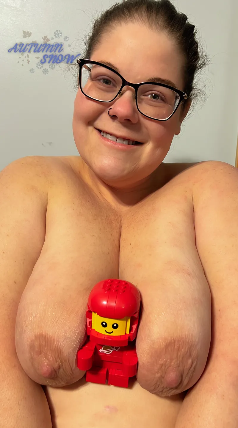Thumbnail Obligatory Between the Tits Post of My Latest Lego Build by Kindlenark | BBWGW