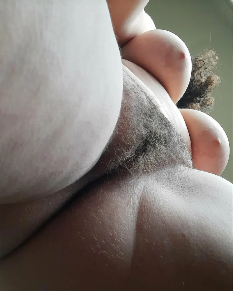 Thumbnail daphnethedryad Bares All: Nude and Smooth with a Big Bush
